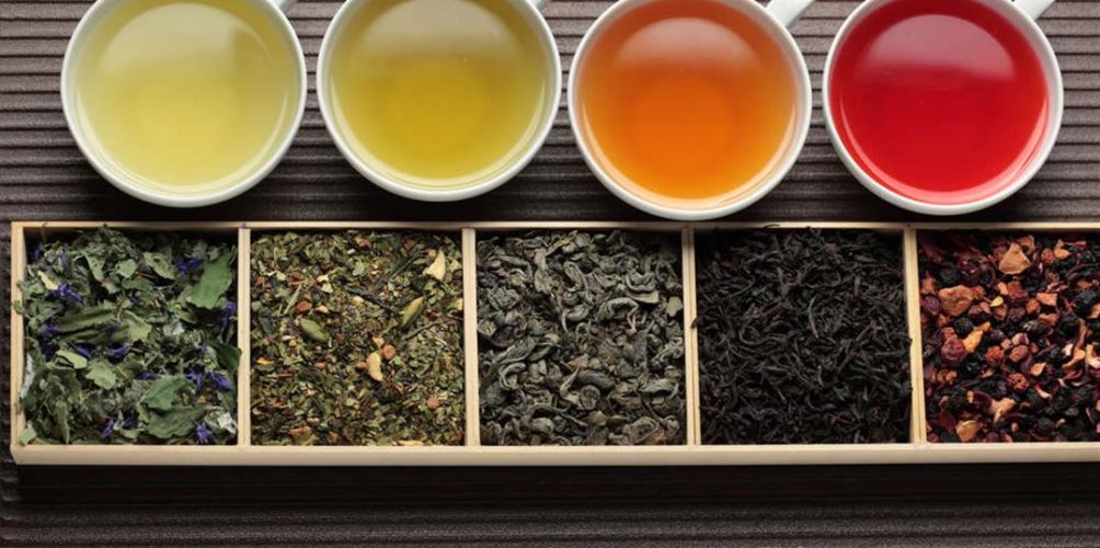 بينها شاي البابونج.. 3 أنواع من الشاي تطيل العمر