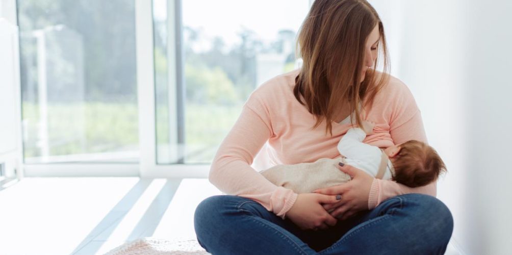 دراسة تطمئن: حليب الأمهات المصابات بكورونا لا يحتوي على آثار للفيروس