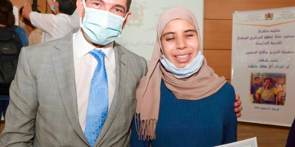 تشجيعا لها.. وزير التعليم يحتفي بالتلميذة من ذوي الاحتياجات الخاصة الحاصلة على أعلى معدل في الباك