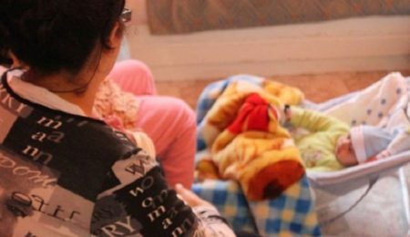 اللجنة الجهوية لحقوق الإنسان: 24 طفل كيتزادو كل نهار خارج إطار الزواج