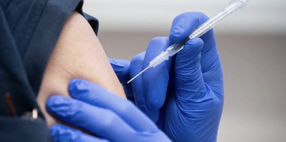 عضو في اللجنة العلمية: اللقاحين المعتمدين في المغرب ناجعين ضد السلالات المتحورة من كورونا