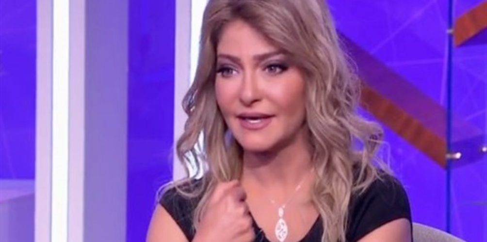 في الولايات المتحدة الأمريكية.. فنانة مصرية شهيرة تفتتح صالونات للكلاب
