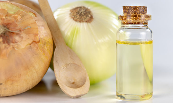 بينها خسارة البصل وزيادة الخصوبة.. فوائد تجميلية وعلاجية لعصير البصل