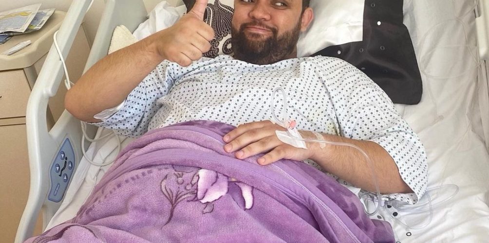 بعد نجاح العملية الجراحية..أسامة رمزي يقضي العيد في المستشفى