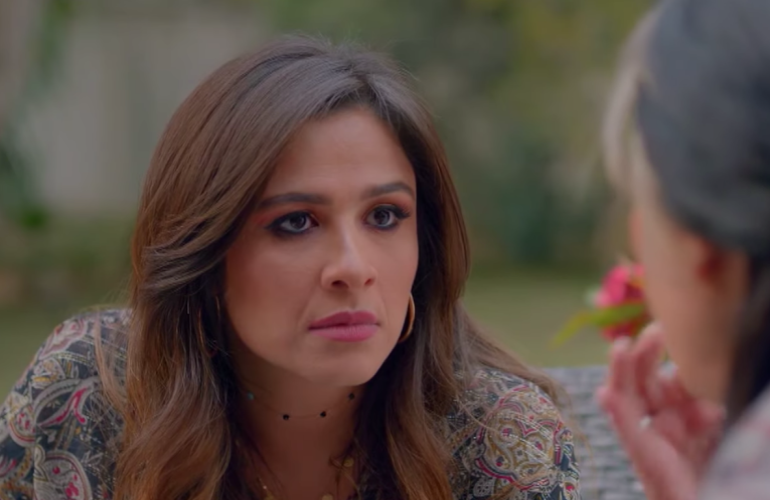 من القاهرة إلى سويسرا.. ياسمين عبدالعزيز تغادر القاهرة لإستكمال العلاج