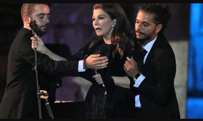 بعد أن تعرضت للإغماء على خشبة المسرح.. ماجدة الرومي تواصل حفلها بمهرجان جرش