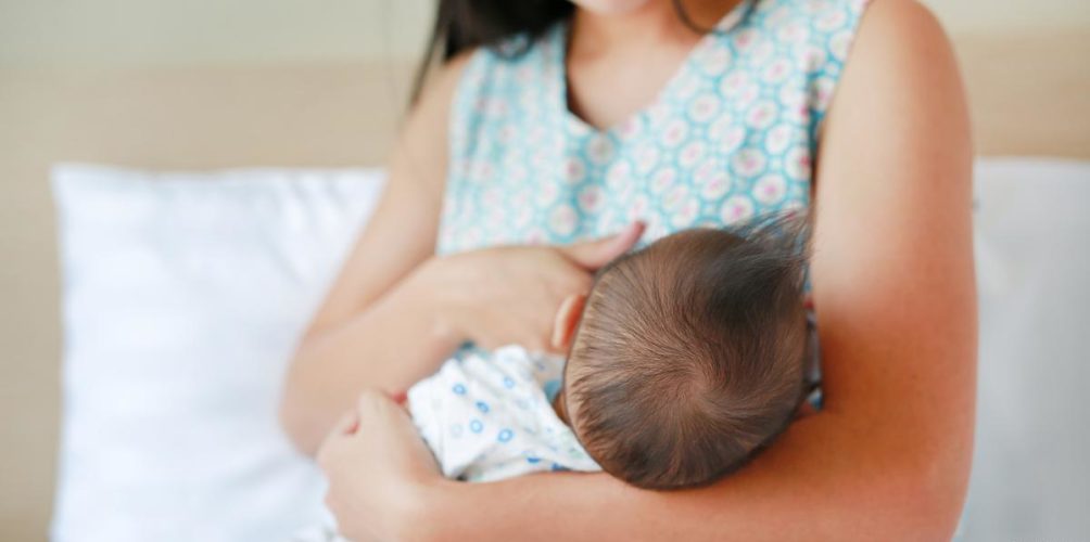 دراسة: حليب الأم مفيد لصحة القلب والأوعية الدموية لدى الأطفال المبتسرين