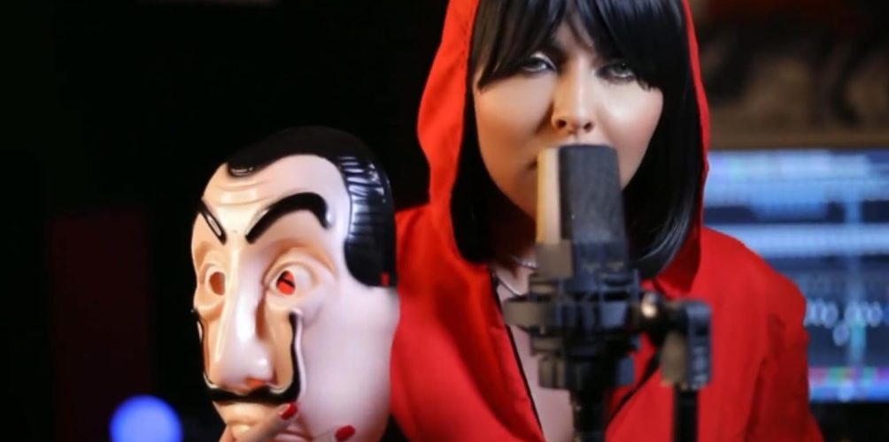 بعد أن مزجت بين أغنية لفيروز وأخرى إيطالية.. الفنانة مريم حسين تثير الجدل