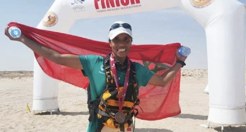 ماراثون الرمال.. فوز العداءة عزيزة الراجي بالمرحلة الأولى