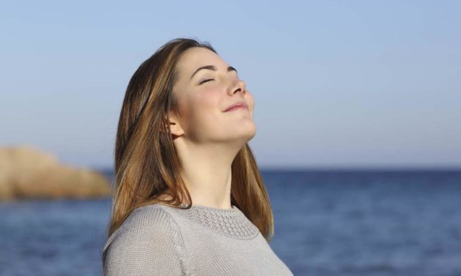 لا شيء يضاهي ذلك.. استنشاق الهواء النقي مفيد للصحة