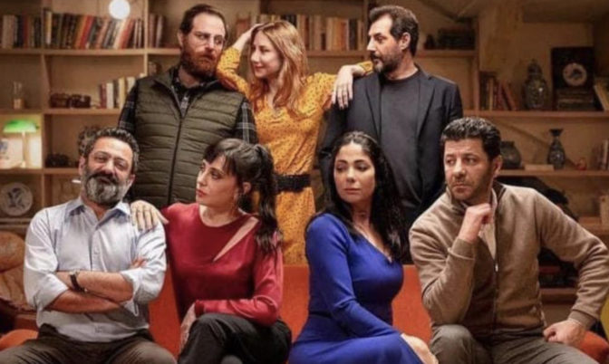 ضجة فيلم « أصحاب… ولا أعز ».. نقابة المهن تدافع عن منى زكي