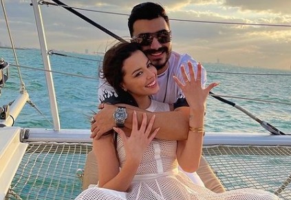بعد أن طلب يدها للزواج على متن يخت.. عفراء نجمة تيك توك تعلن عن زواجها بمؤثر مصري شهير (صور)