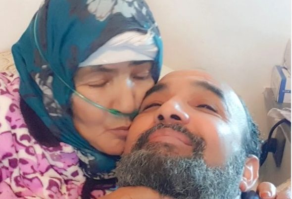 رشيد الوالي عن والدته: »دائما أخاف وهي تقبلني أن تكون القبلة الأخيرة »