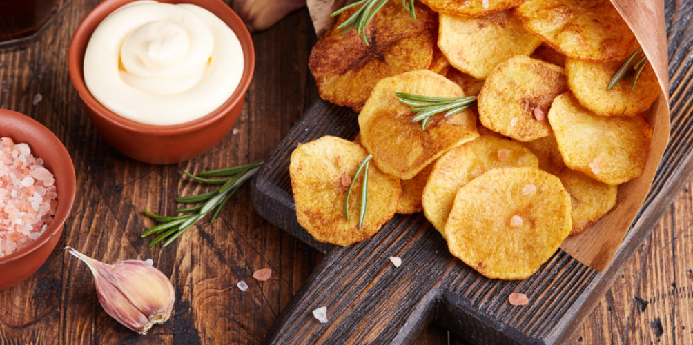 اعتبروها مدمرة لصحة الإنسان.. خبراء يحذرون من تناول هذه الأطعمة