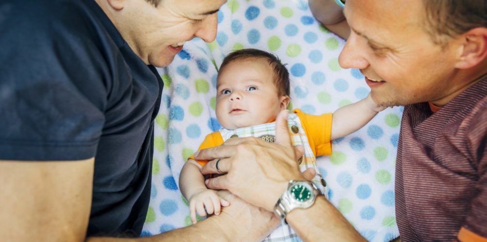 سمحت بتأجير الأرحام للمثليين من أجل الإنجاب.. هذه الدولة تفعّل هذا القرار ابتداء من الأسبوع المقبل