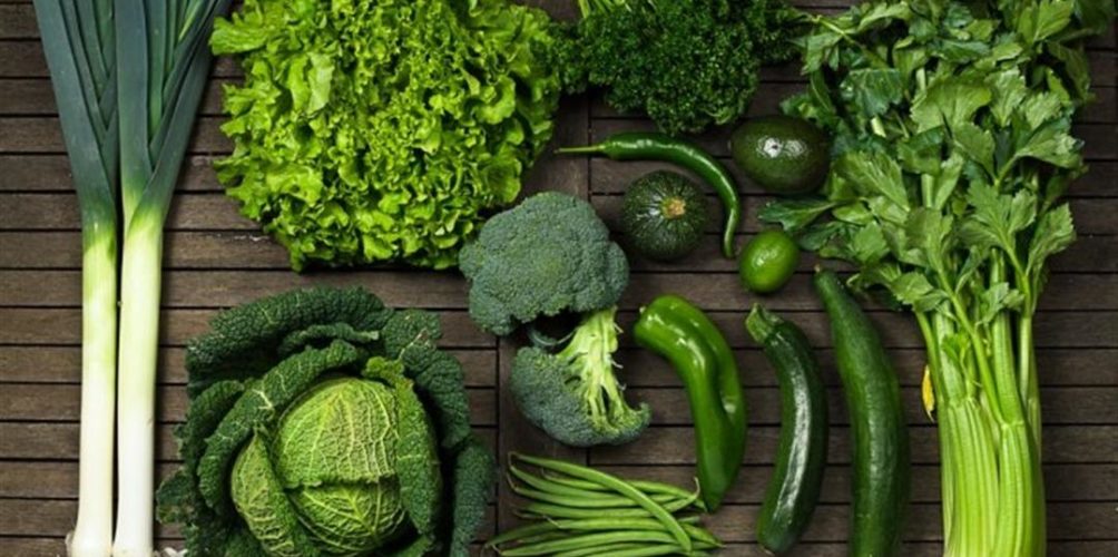 الخضراوات الورقية.. غسلها يجلب ضررا أكثر من المنفعة