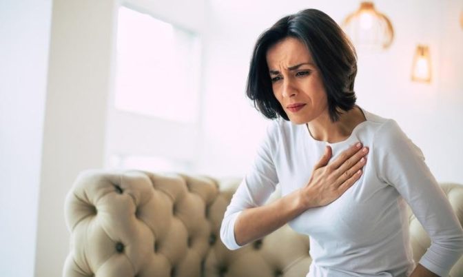 تزيد من خطر الإصابة بالنوبات القلبية.. دراسة تحذر من تناول مسكنات الألم لوقت طويل
