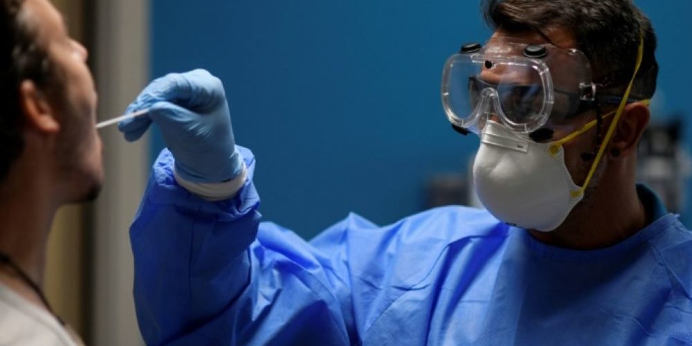 علماء: التطور اللاحق لكورونا أكثر خطورة وأسرع انتشارا