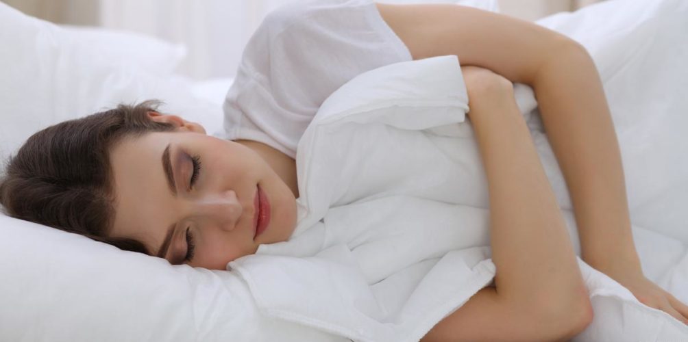 علامة تحذير مبكرة.. أخذ قيلولة طويلة خلال النهار قد ينذر بالإصابة بمرض ألزهايمر