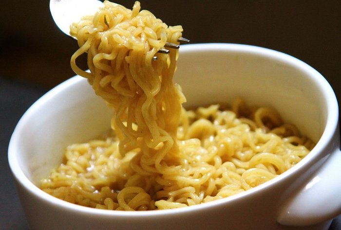 أخصائية تحذر: المعكرونة سريعة التحضير قد تسبب السرطان