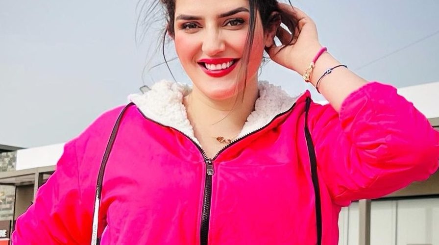 في فيديو على قناتها على اليوتيوب.. نرجس الحلاق تدخل المغاربة بيتها