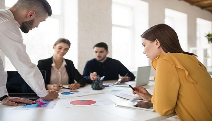 أغلبهم شباب.. حوالي ثلث المغاربة يريدون تغيير وظائفهم!