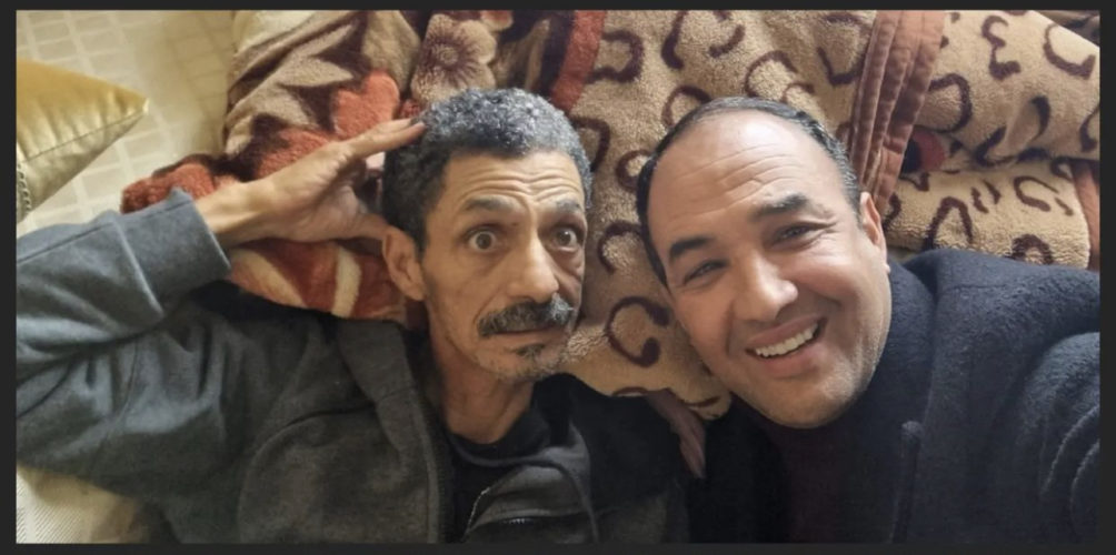 وهو على فراش المرض.. رشيد الوالي يحقق أمنية أحد معجبيه (صور)