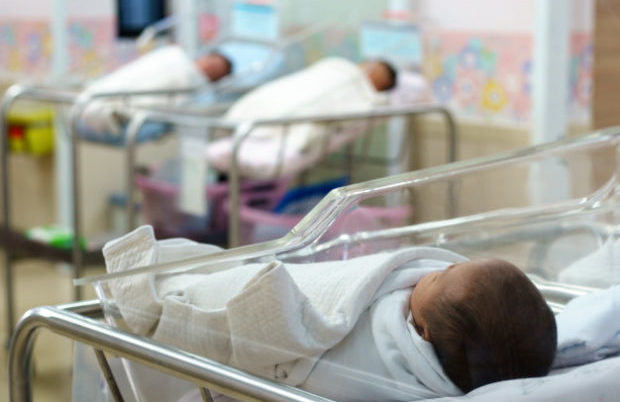 مدتها 15 يوما ومدفوعة الأجر.. اللي ولدات مرتو ياخد عطلة من الخدمة