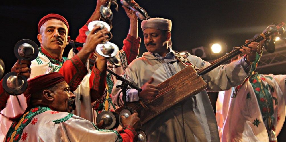 بعد عامين من الغياب.. مهرجان ڭناوة يعود ليأخد شكل جولة موسيقية