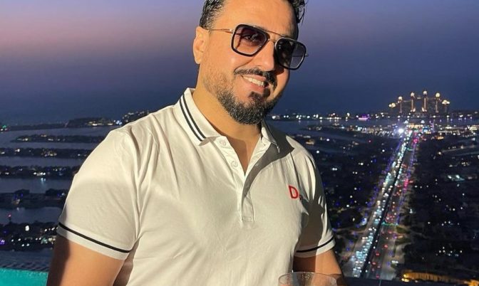 « حدادا على وفاة رئيس دولة الإمارات.. رشيد العلالي يقرر تأجيل حلقة من برنامج « رشيد شو