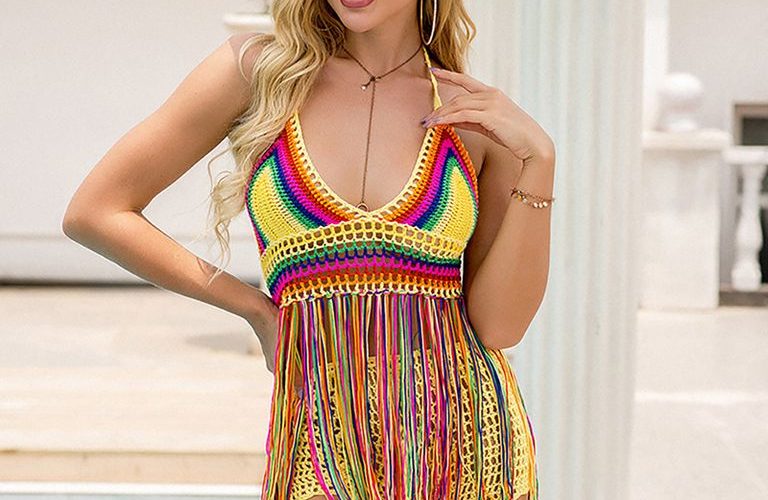 صيف 2022.. أبرز صيحات ملابس السباحة للنساء (صور)