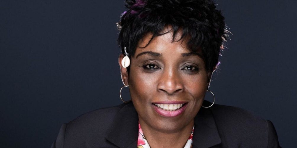 إنجاز تاريخي.. عاملة نظافة تفوز في الانتخابات وتنجح في دخول البرلمان