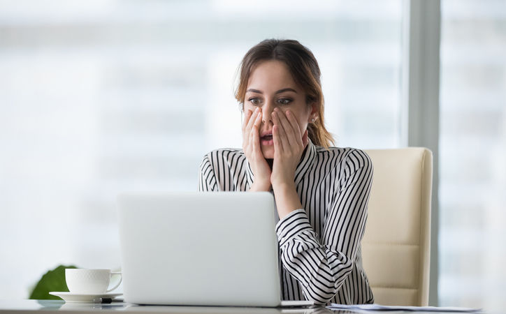 تسبب القلق والإحباط.. دراسة تكشف عن تجنب أشخاص متابعة أخبار متعلقة بالحروب والأزمات الإقتصادية