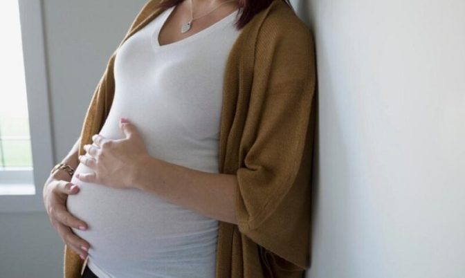 بعد وفاته ب14 شهرا.. أرملة تنجب طفلا من زوجها الراحل وتنتظر آخر