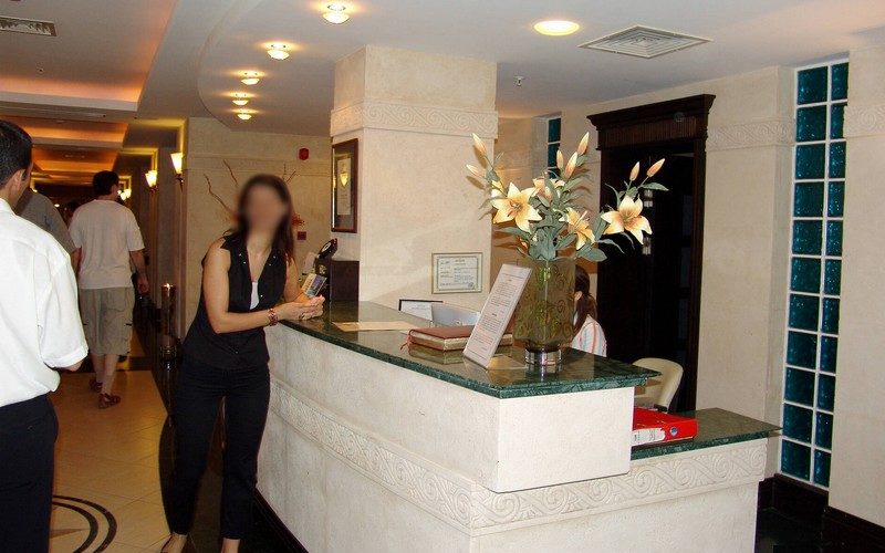 اعتبره انتهاكا لحقوق المرأة وأمرا مخالفا للدستور.. برلماني ينتقد منع النساء من المبيت في فنادق مدنهن