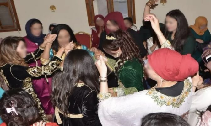 شنو الأزياء المناسبة للمعروضات للأعراس؟.. اقتراحات خبيرة الأزياء خديجة الحجوجي (فيديو)