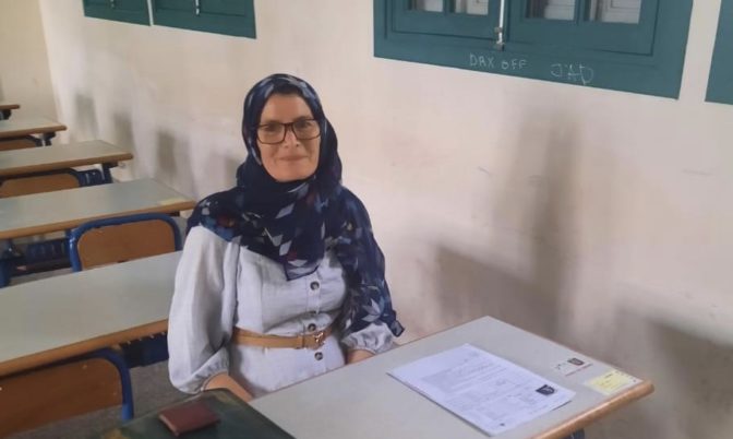 بعد انقطاع عن الدراسة لأزيد من 38 عاما.. سيدة تبلغ من العمر 55 عاما تنجح في الباك بميزة مستحسن