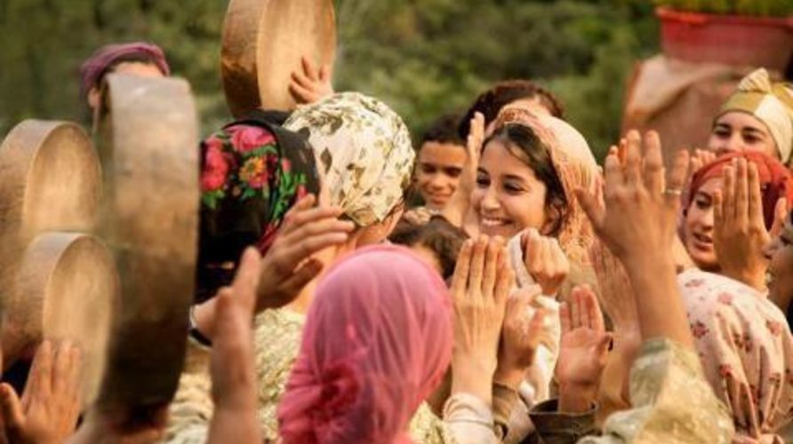 صلة الرحم/ مأكولات خاصة/ رقص وغناء.. طقوس الاحتفال بعاشوراء في المغرب