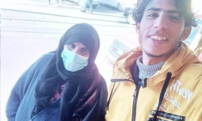 قصة مؤلمة.. شاب ينجح في جمع التبرعات لعلاج أمه من السرطان ويموت أثناء ذهابه لإخراجها من المستشفى