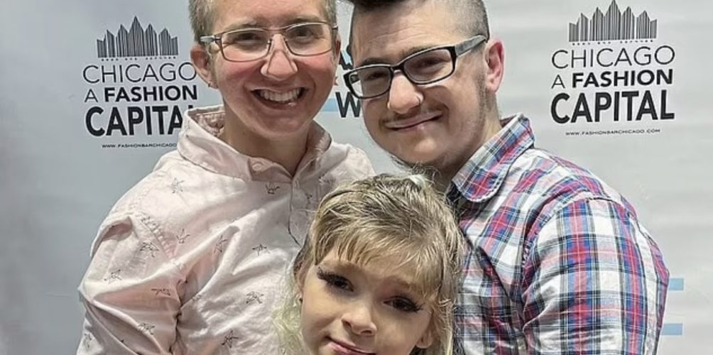 عمره 10 سنوات.. طفل يصبح أصغر موديل متحولة جنسيا في العالم (صور)