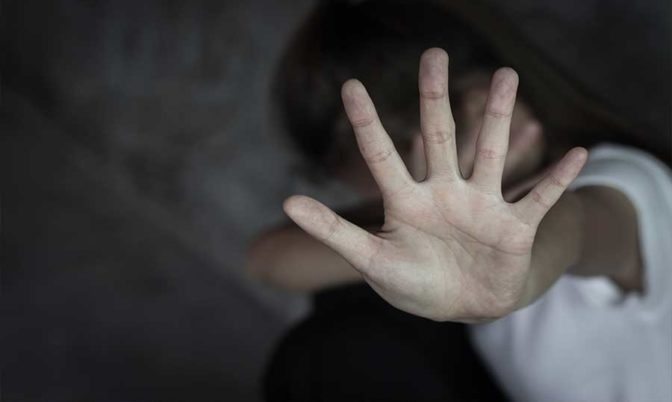 أرقام مقلقة.. 160 ألف طفل ضحايا زنا المحارم سنويا في فرنسا
