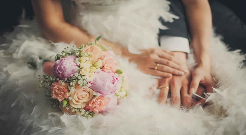 بعد يوم من زفافها.. عروس تهرب من بيت زوجها بالنقود والمجوهرات