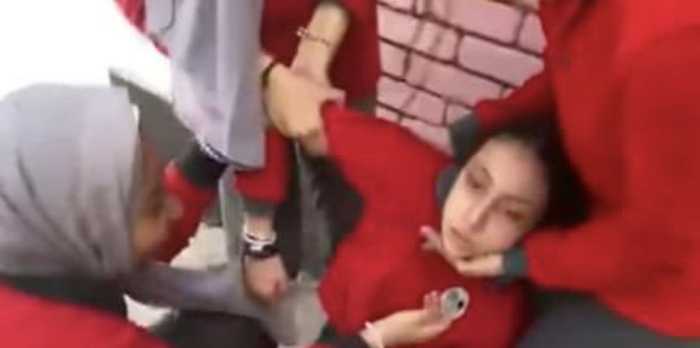 « لعبة الموت ».. تحدي خطير على « تيك توك » يجذب الأطفال يؤدي للإغماء وربما الوفاة