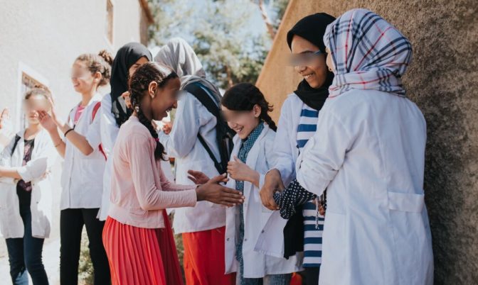 يجبرن على ترك المدرسة بسبب الزواج أو الولادة.. خطة رسمية لإعادة الفتيات إلى المدارس