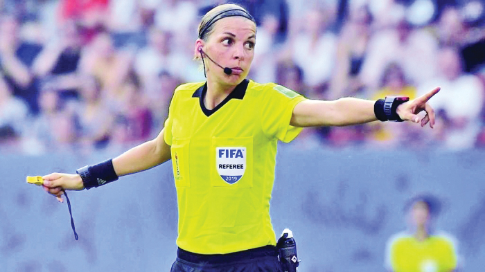 بقيادة الفرنسية ستيفاني فرابار.. طاقم تحكيم نسائي لأول مرة في كأس العالم
