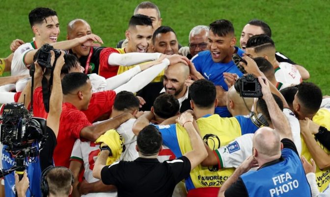 بعد تأهلهم التاريخي.. مشاهير يهنئون أسود الأطلس