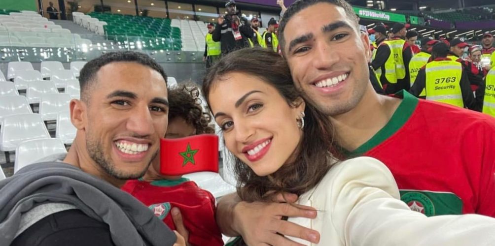 من أم تونسية وأب ليبي وتكبره بـ12 عاما.. هبة أبوك الحسناء التي خطفت قلب أشرف حكيمي