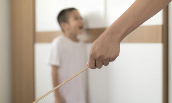بينها الاكتئاب والقلق.. سوء المعاملة في الطفولة يؤدي لمشاكل في الصحة العقلية