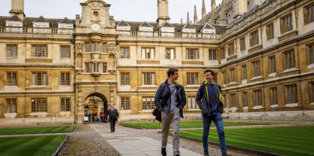 « الهروب الجماعي » لتلاميذ في لندن.. وزارة التربية الوطنية تنفي صلتها بالواقعة وتكشف التفاصيل