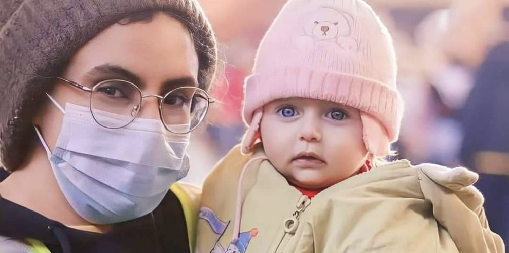 تم إنقاذها في الزلزال.. طفلة سورية تخطف الأنظار بجمالها (صور)